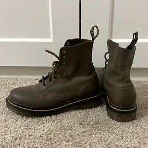 Dr Martens Pascal Size 6 Army Green